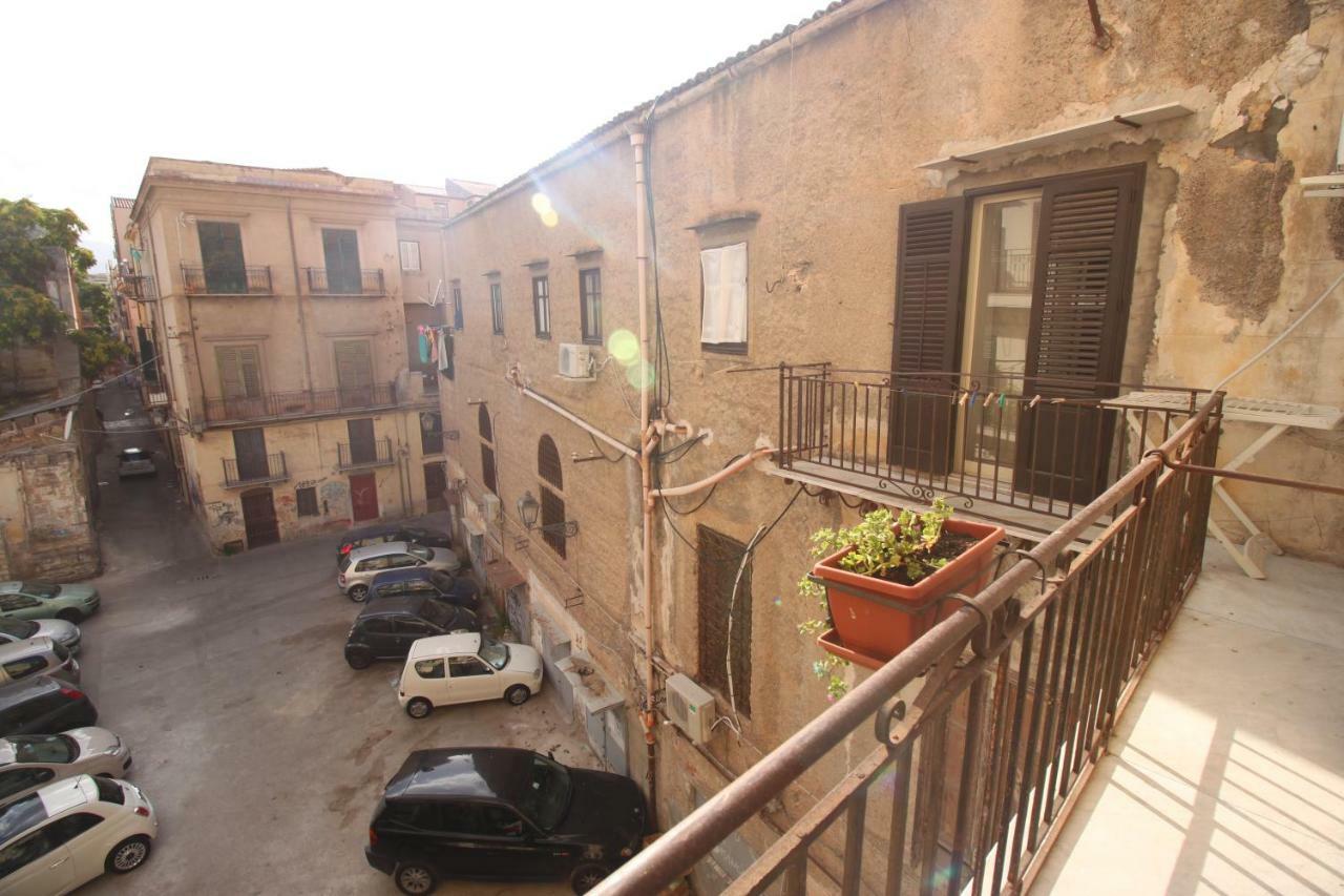 Kaleidos Private Apartment Palermo Bagian luar foto